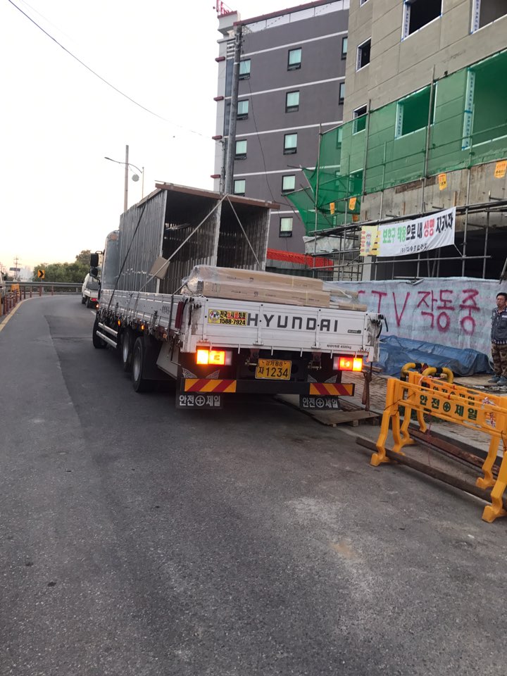 3530891378_WLdimtFO_00bc56d79e65553a76fda9faf5a08405360e0819.jpg 이미지크게보기